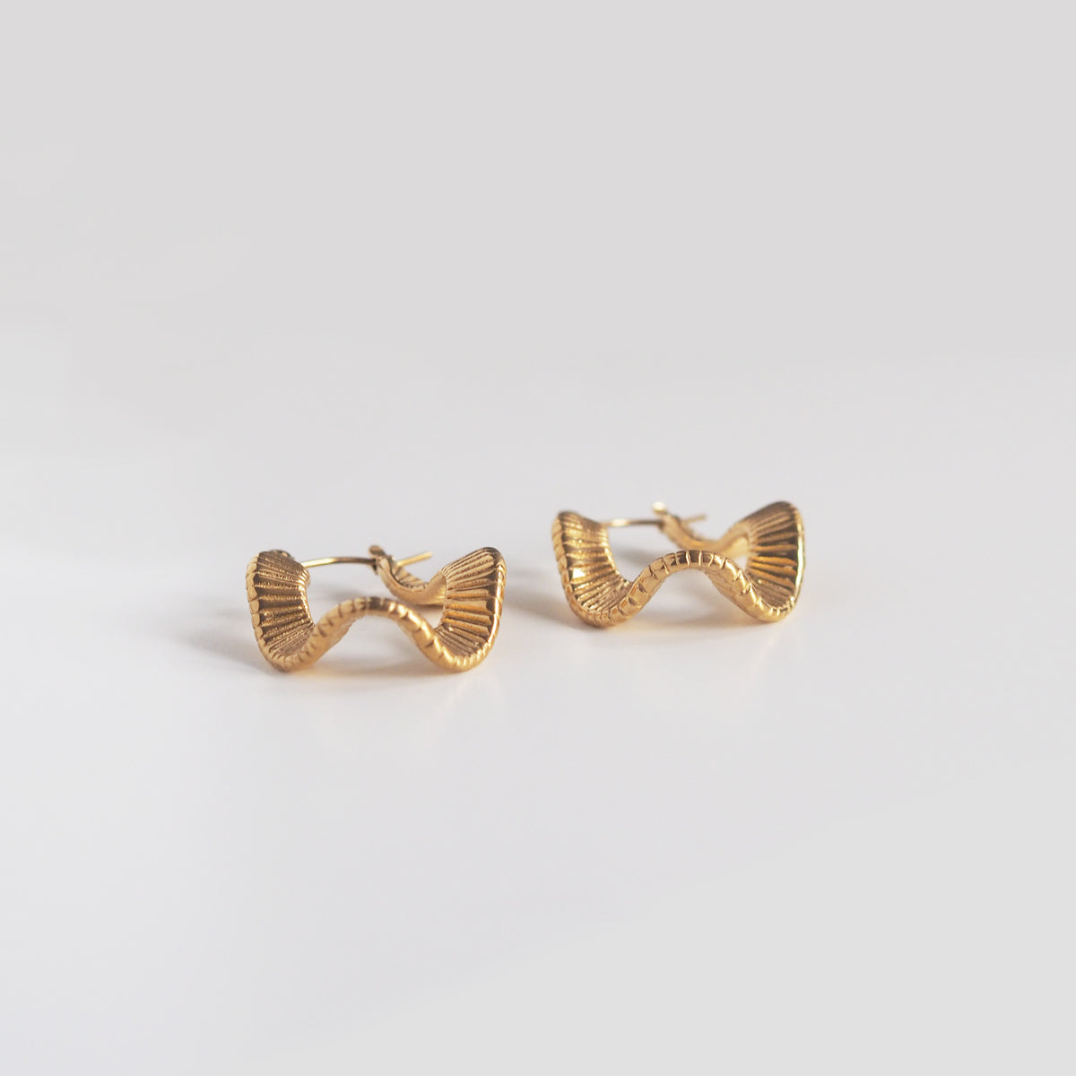 Kaeli Wave Hoop Earrings