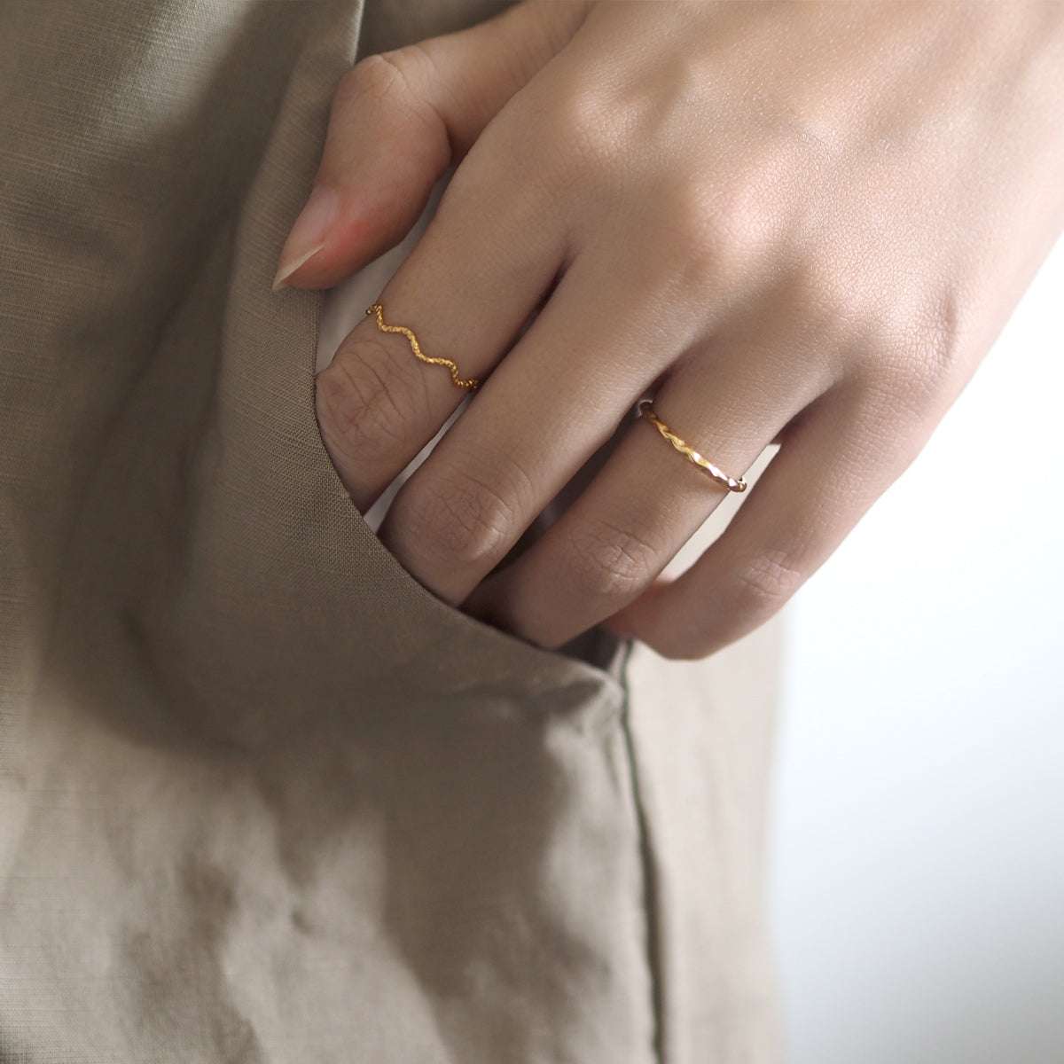 Jaw Wave Ring