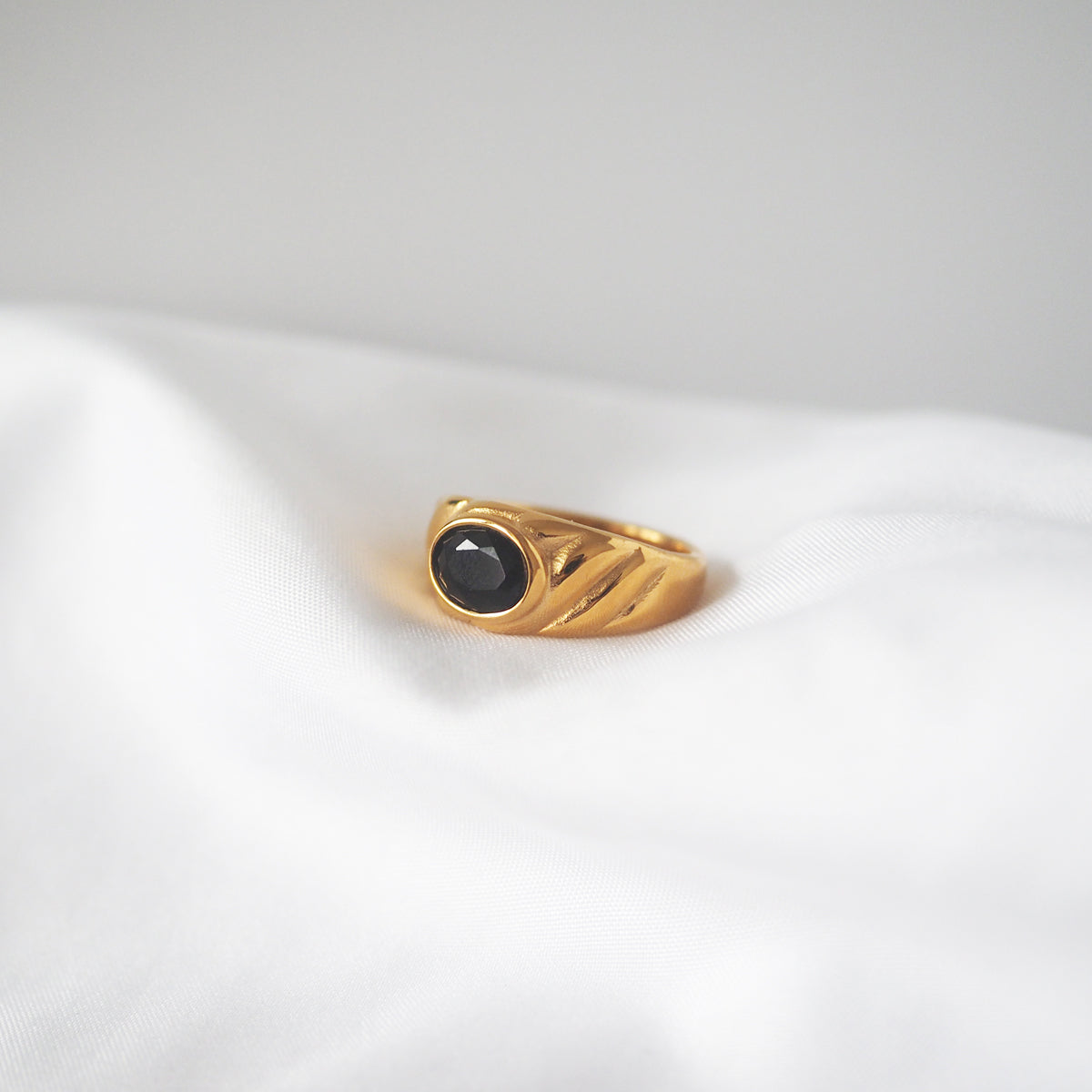 Berry Black Enamel Ring - éclater jewellery