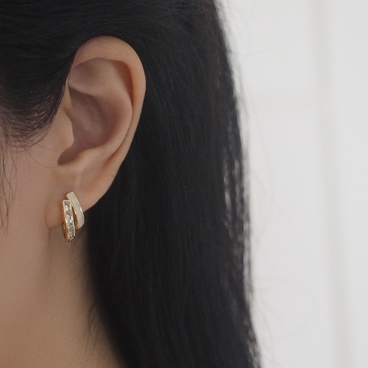 Elena Shell Zircon Earrings
