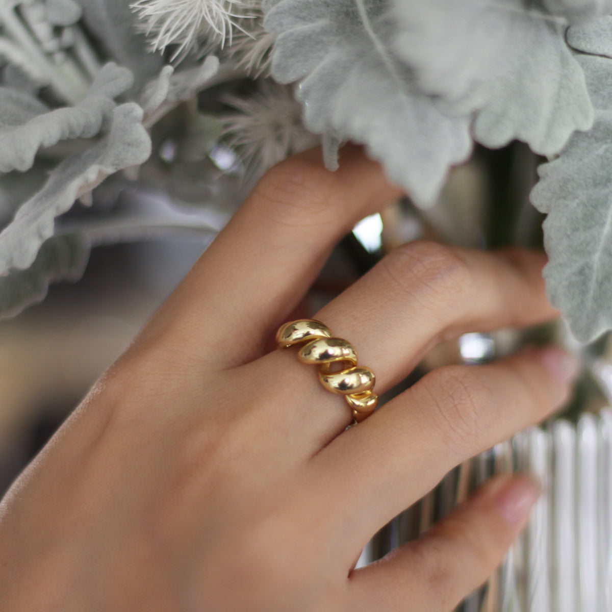 Jeanne Twist Ring - éclater jewellery