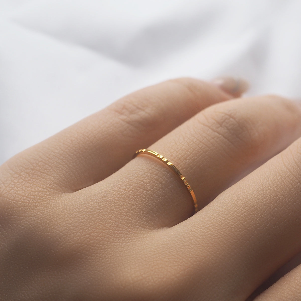 Zoe Line Ring