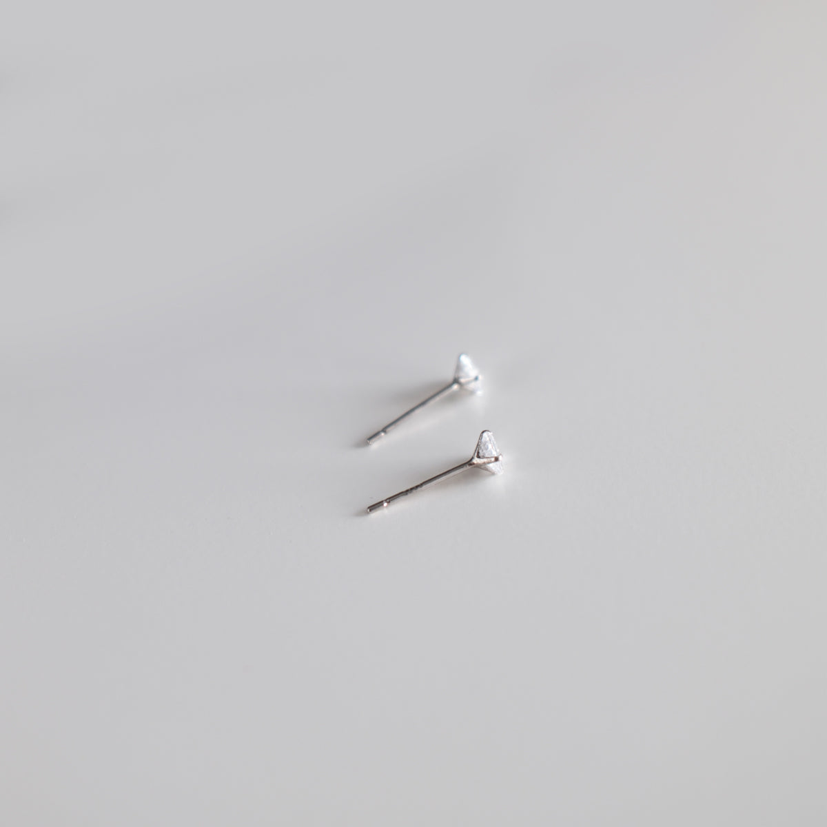 Heart Stud Earrings - éclater jewellery