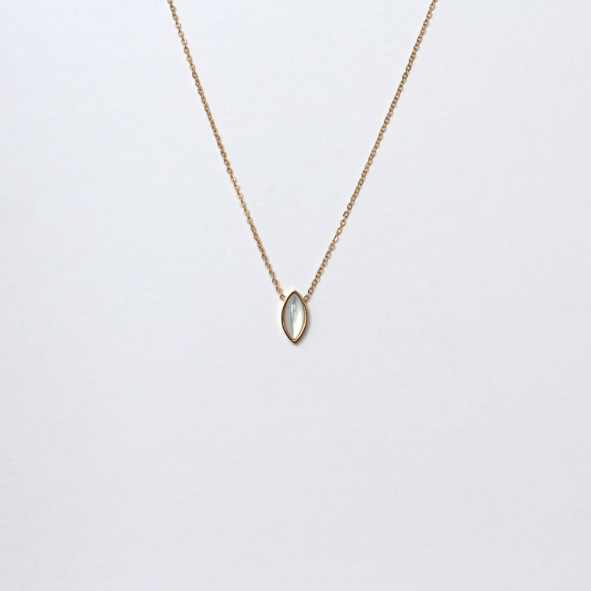 Lydon Olive Shell Necklace - éclater jewellery