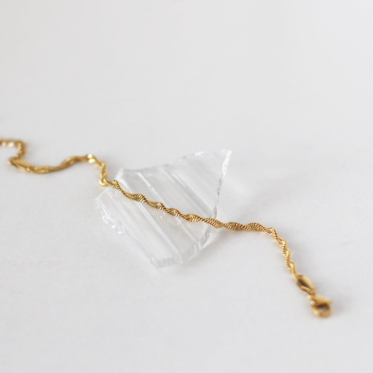 Audrey Twisted Bracelet - éclater jewellery