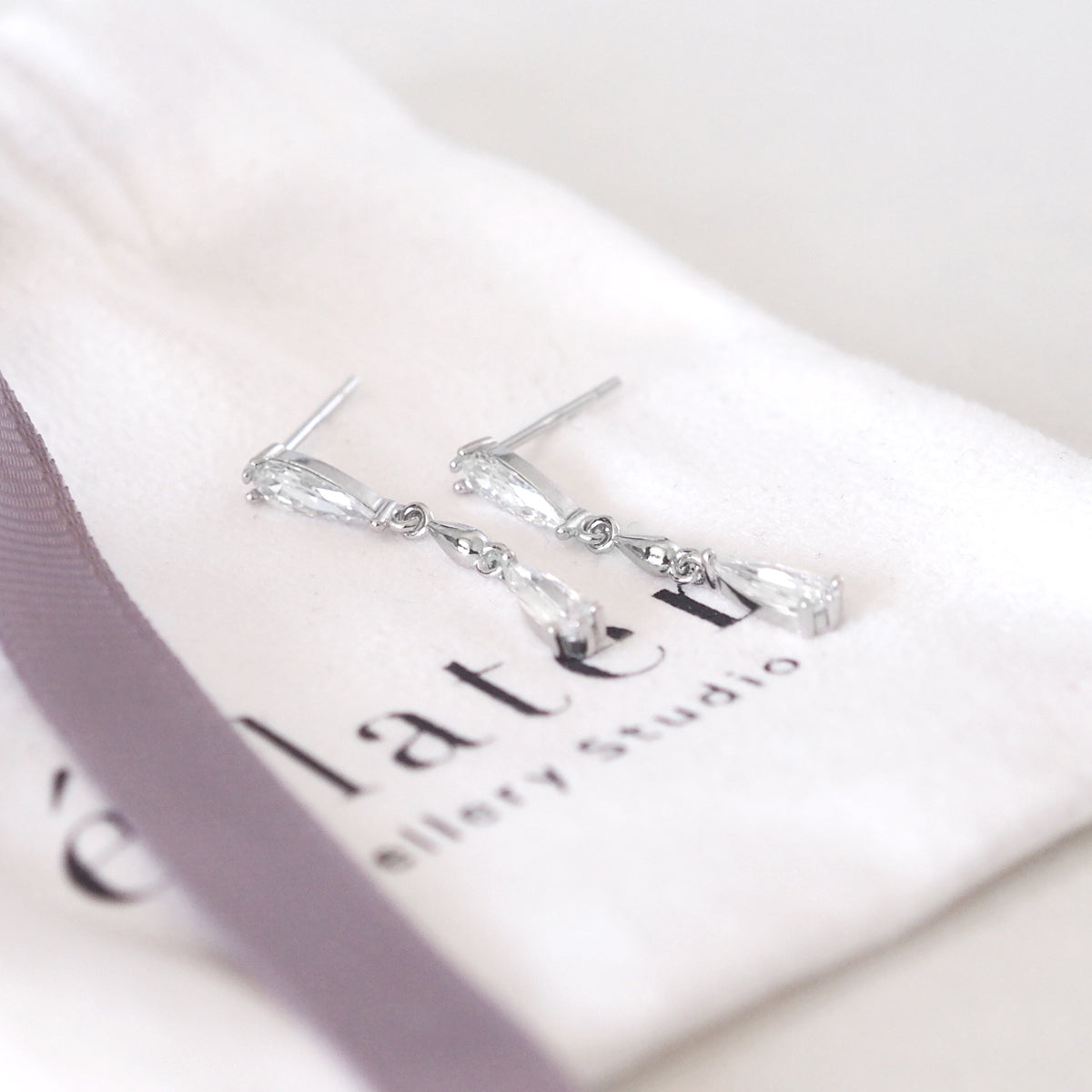 Naomi Waterdrop Earrings - éclater jewellery