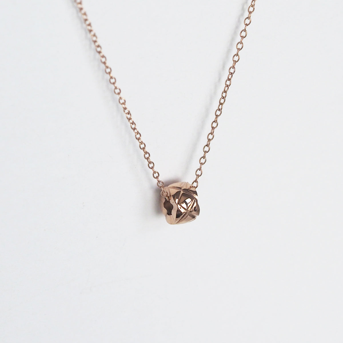 Eiko Mini Cross Hoop Necklace - éclater jewellery