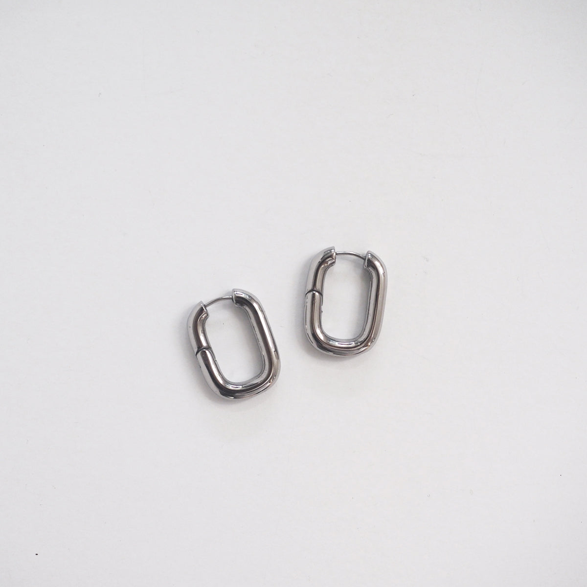 Avery Bold Hoop Earrings