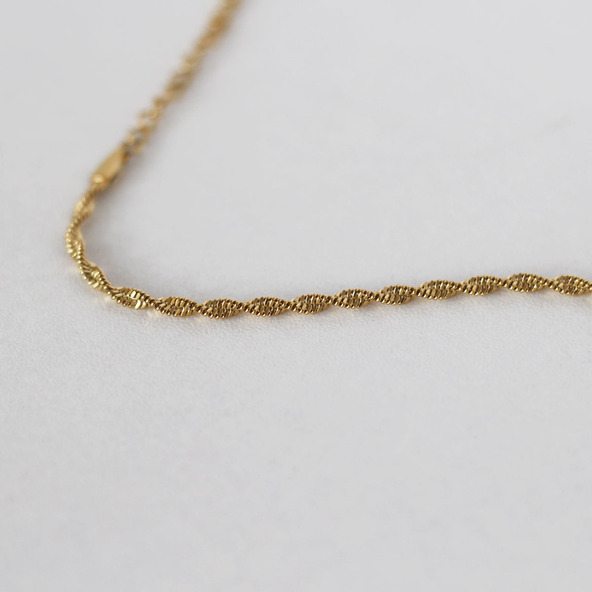 Audrey Twisted Bracelet - éclater jewellery