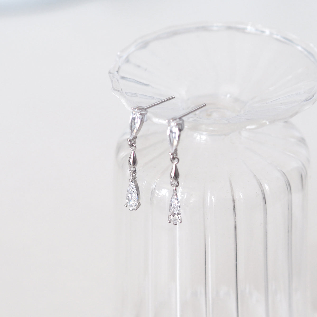 Naomi Waterdrop Earrings - éclater jewellery