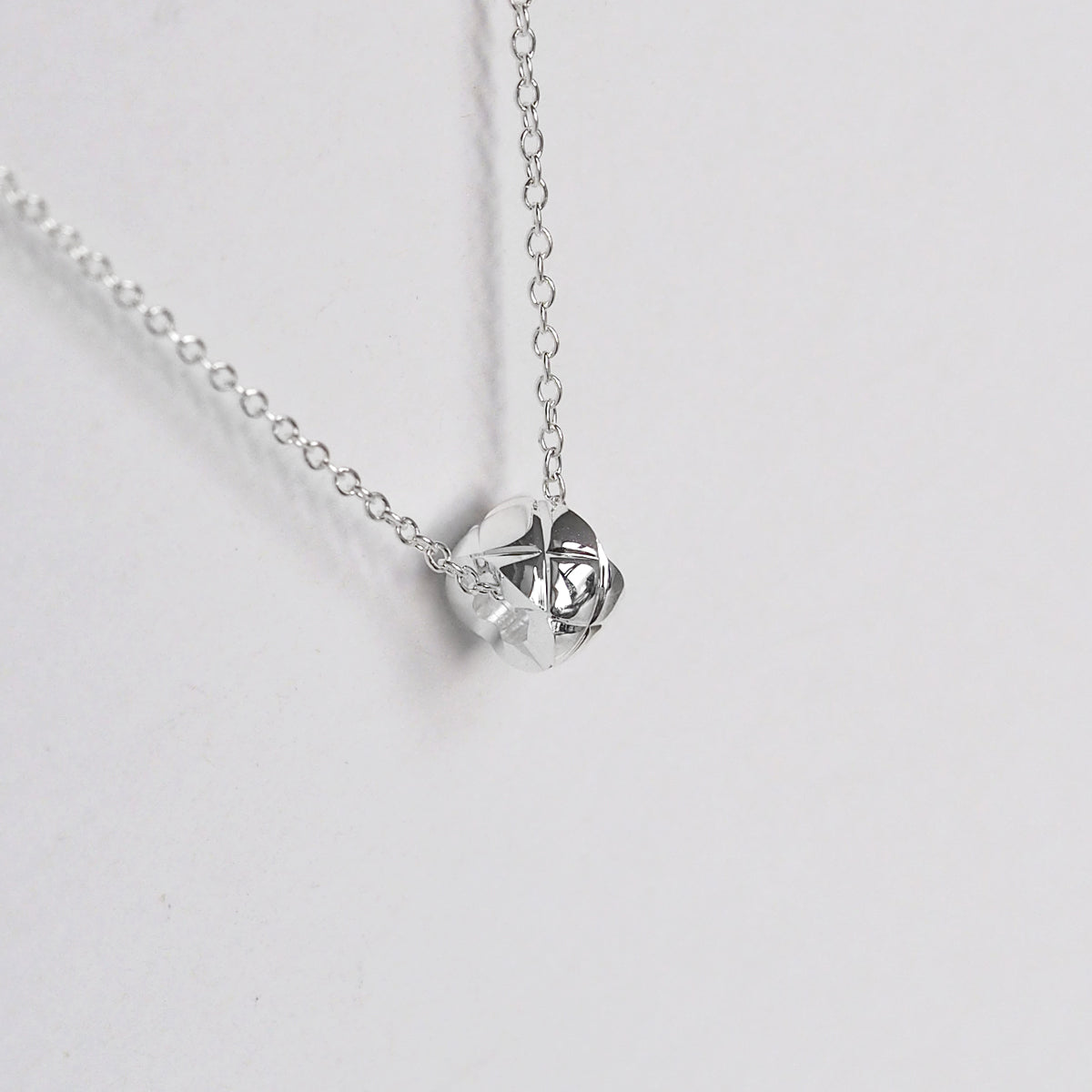Eiko Mini Cross Hoop Necklace - éclater jewellery