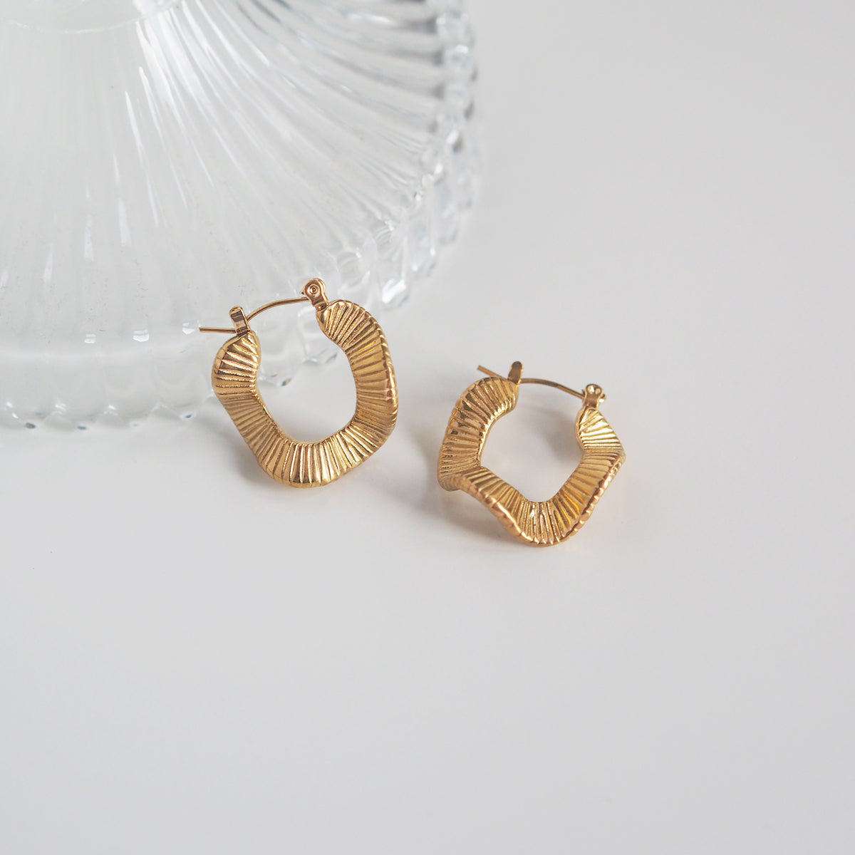Kaeli Wave Hoop Earrings - éclater jewellery