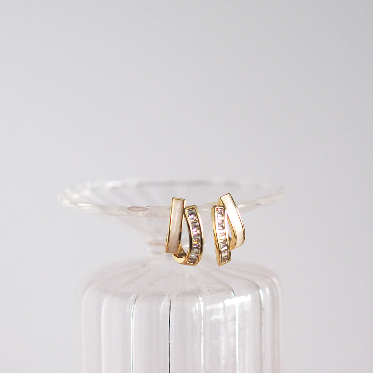 Elena Shell Zircon Earrings