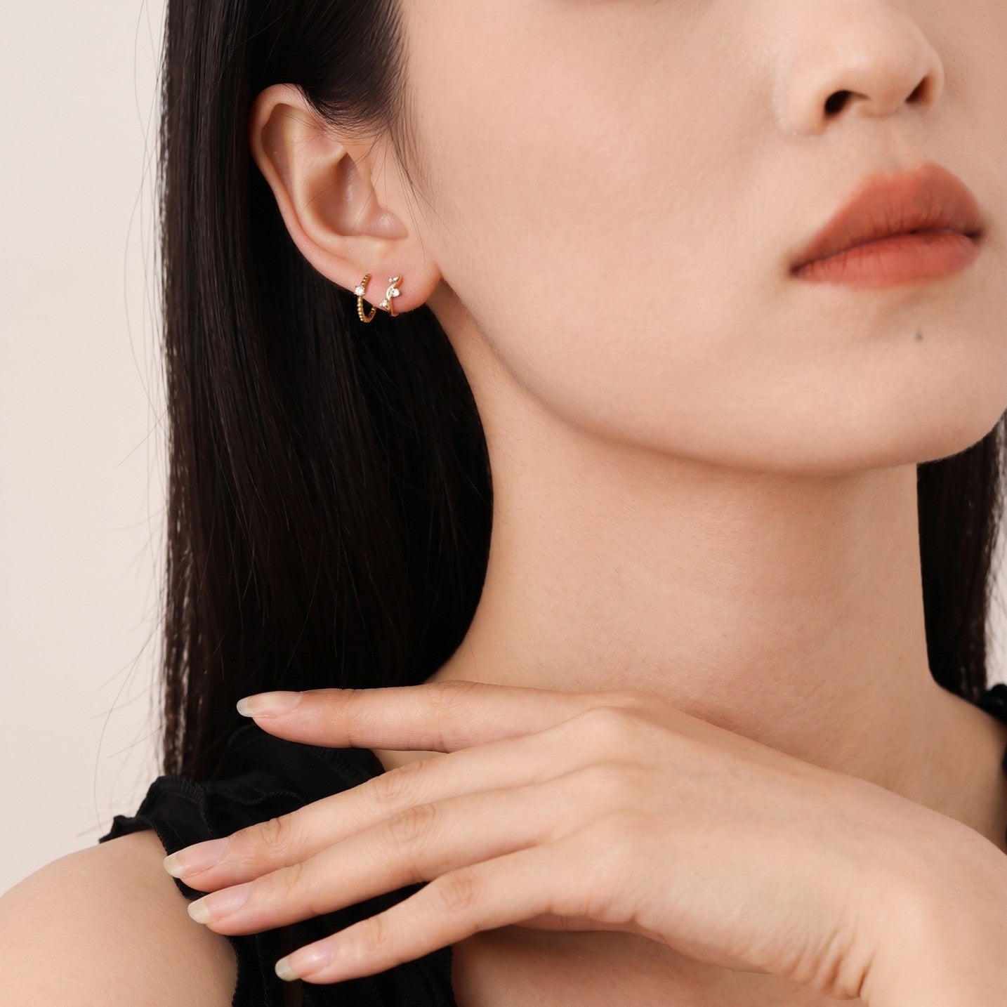 Nataly Wavy Cubic Zirconia Hoop Earrings