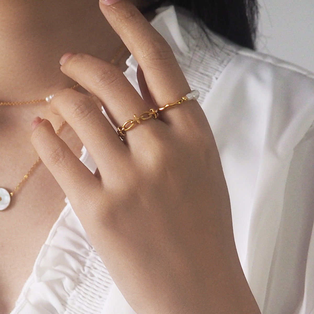 Margo Pearls Mixed Ring