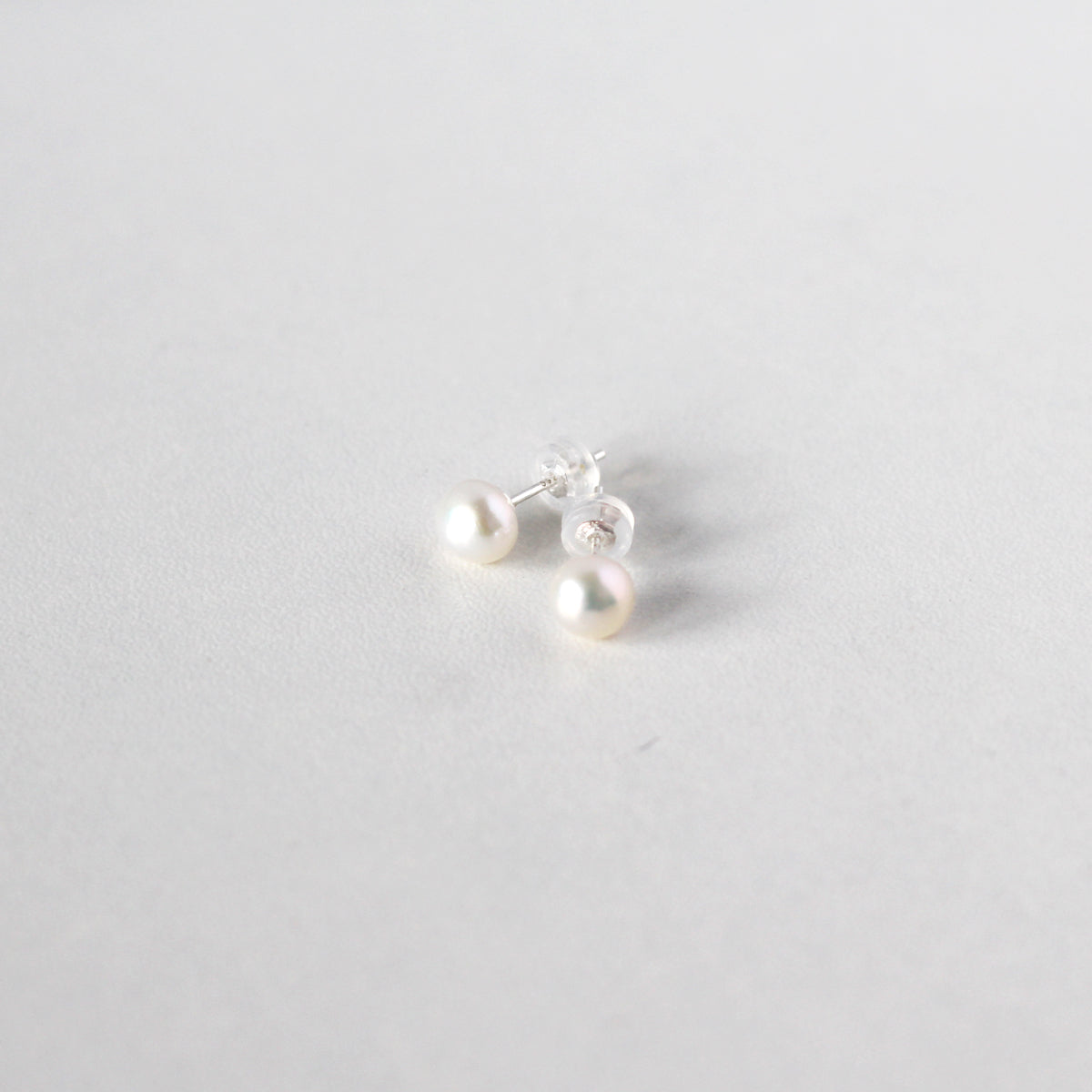 Kelsa Pearl Earrings - éclater jewellery