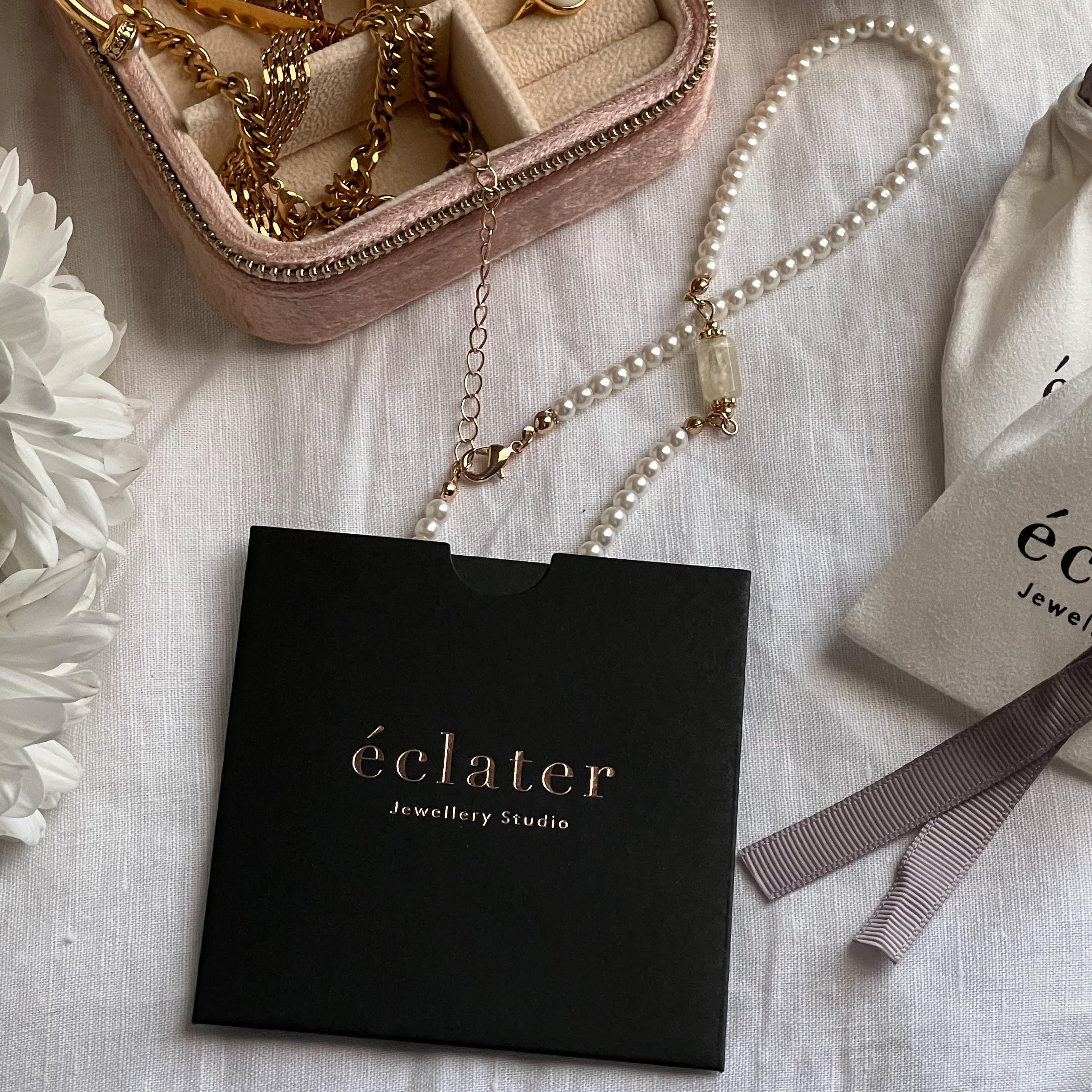 Elisa Pearls Crystal Necklace - éclater jewellery