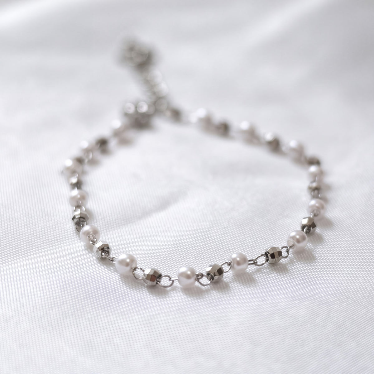 Lumiere Pearl Bracelet