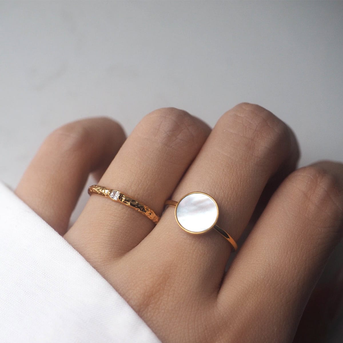 Mother-of-Pearl Disc Ring - éclater jewellery