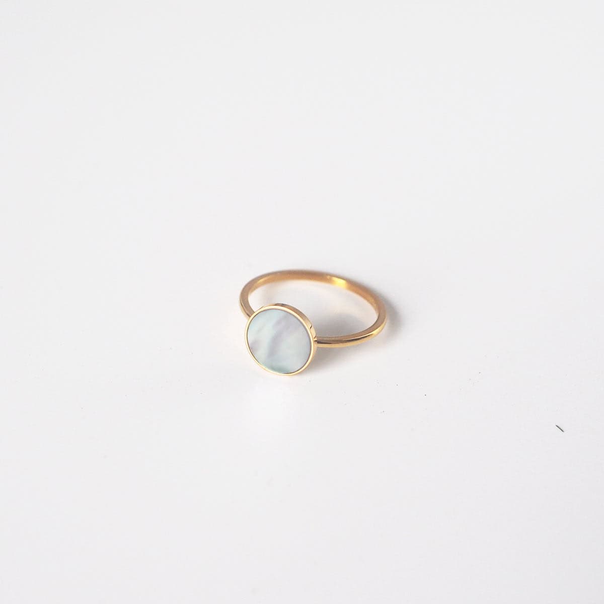 Mother-of-Pearl Disc Ring - éclater jewellery