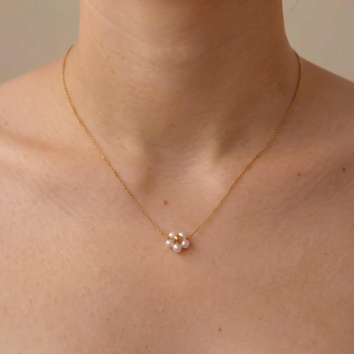 Daisy Pearls Necklace