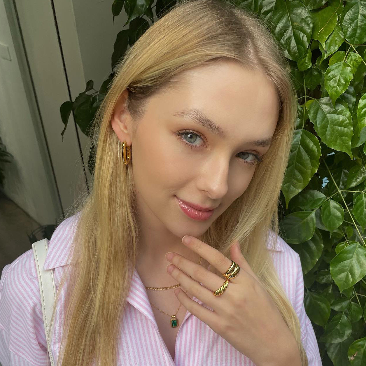 Avery Bold Hoop Earrings
