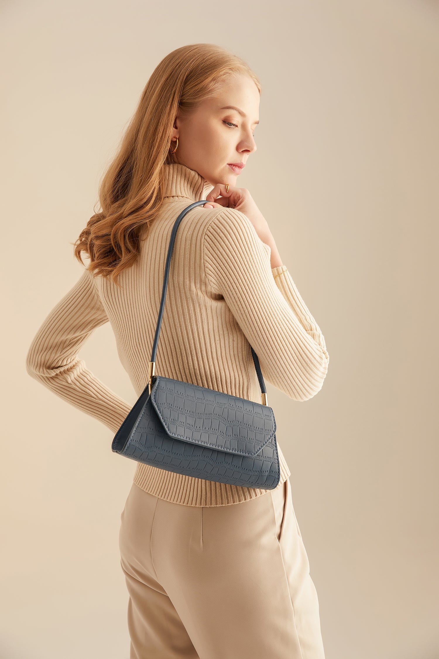 Croc-Embossed Baguette Bag - Black