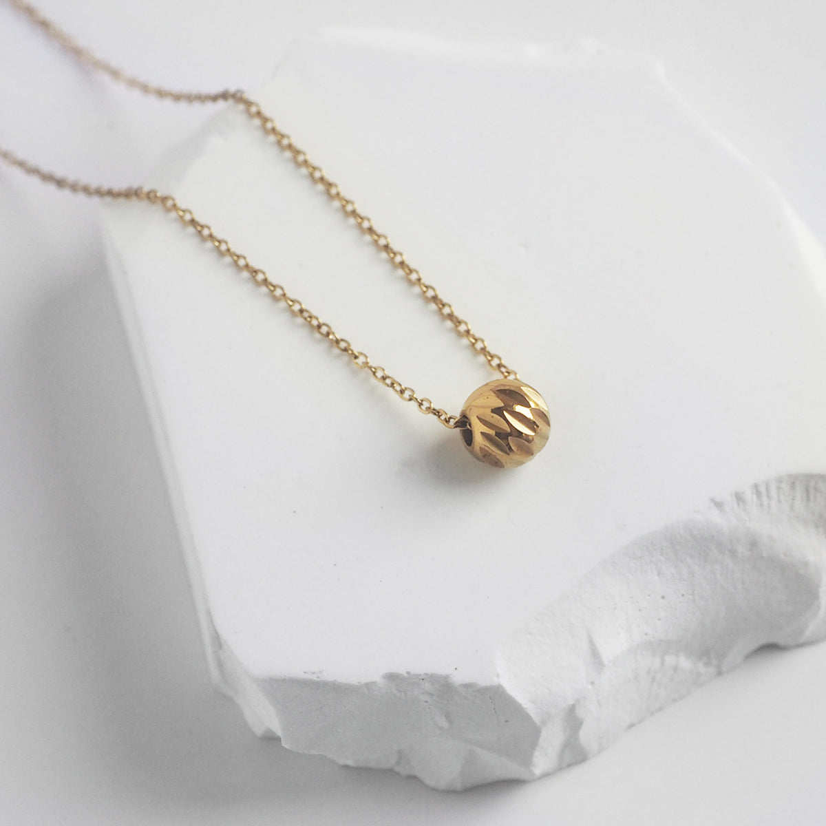 Prim Ball Necklace - éclater jewellery