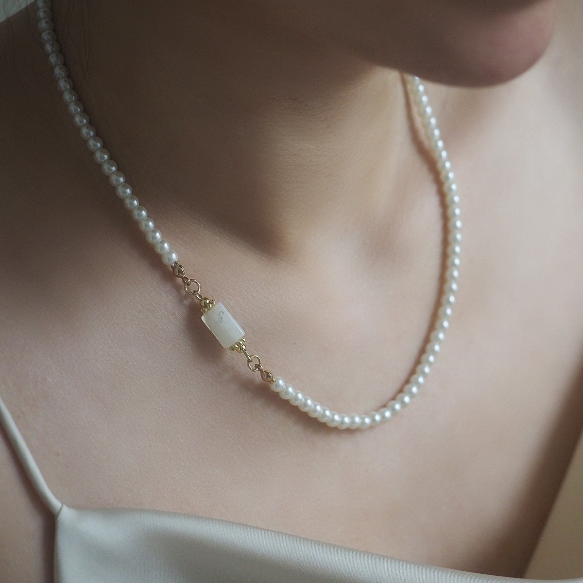 Elisa Pearls Crystal Necklace - éclater jewellery