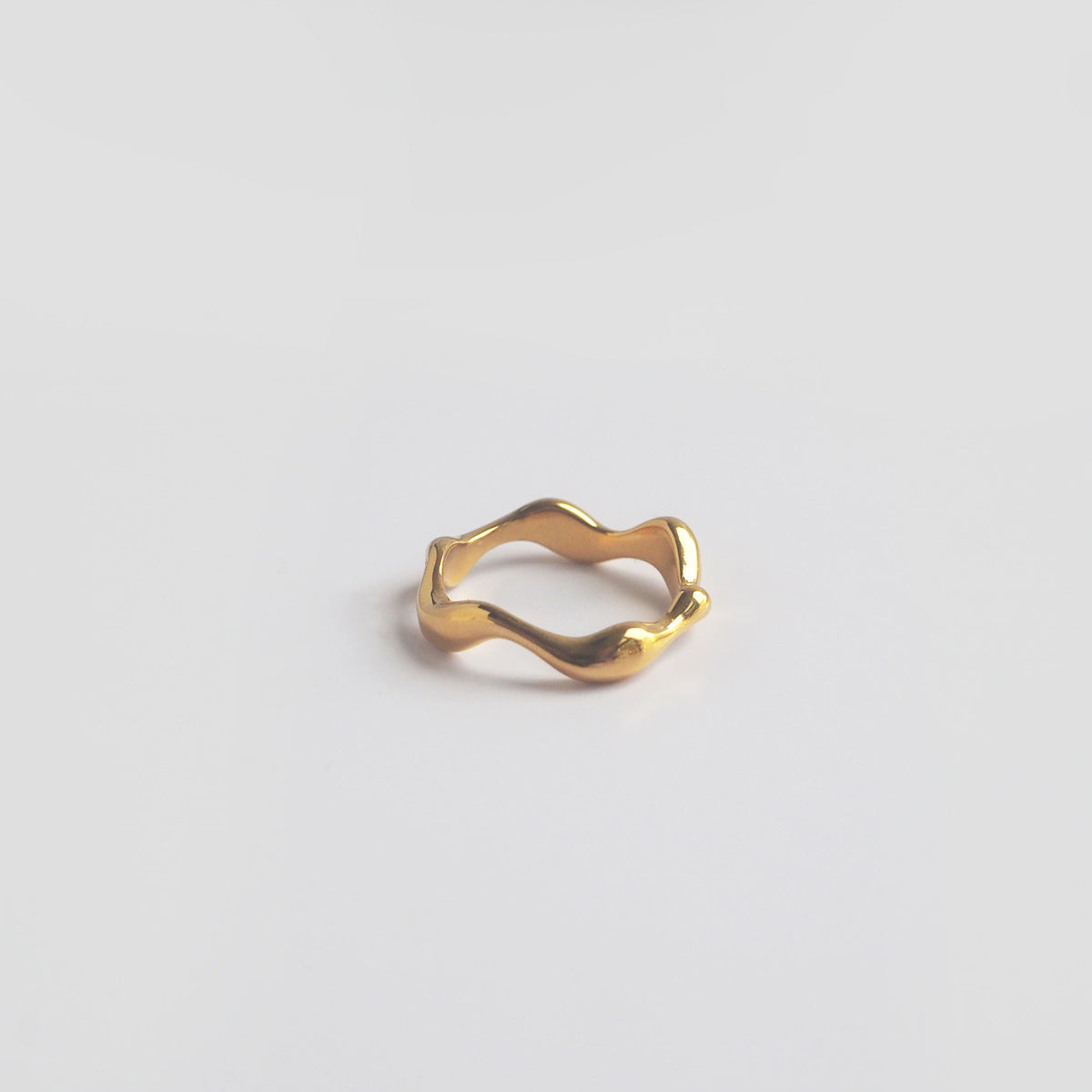 Mila Wavely Ring
