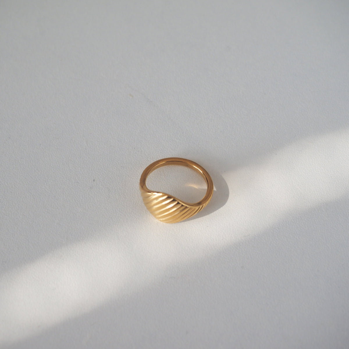 Gia Ridge Design Ring