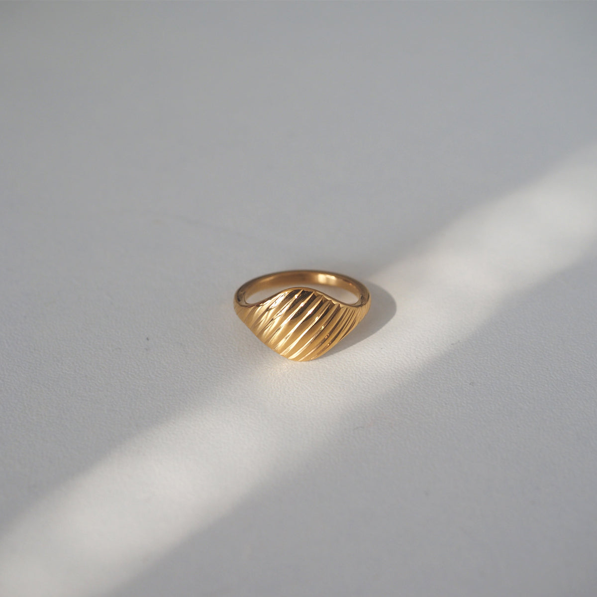 Gia Ridge Design Ring