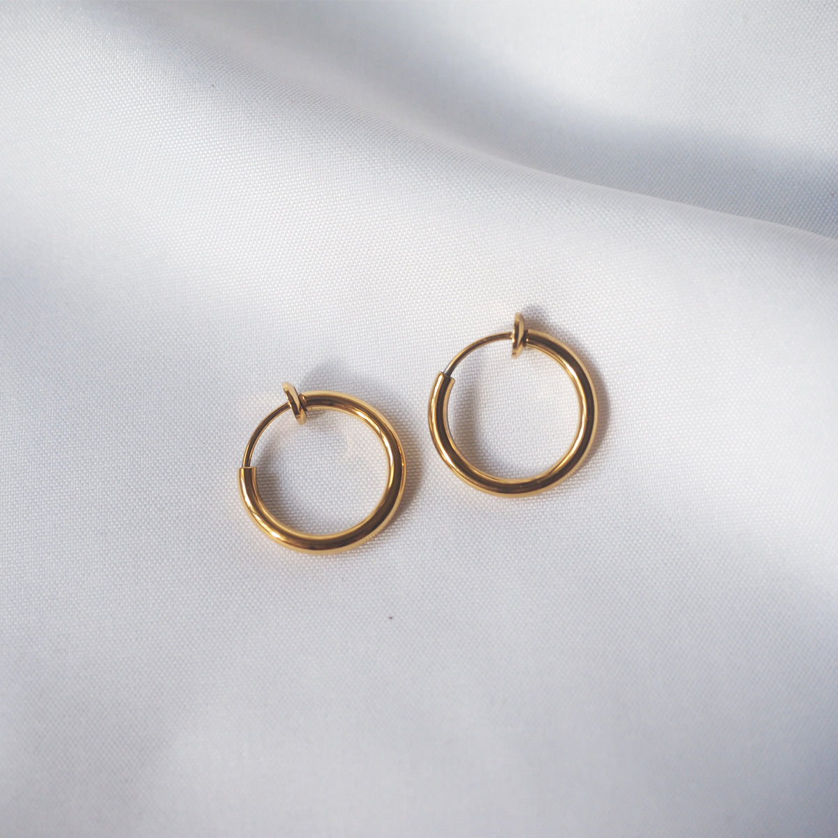 Aaid Hoop Ear Clip - éclater jewellery