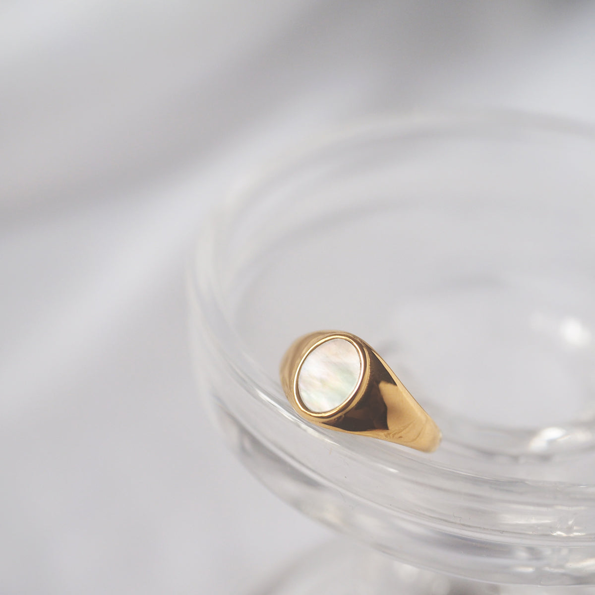 Petit Shell Ring