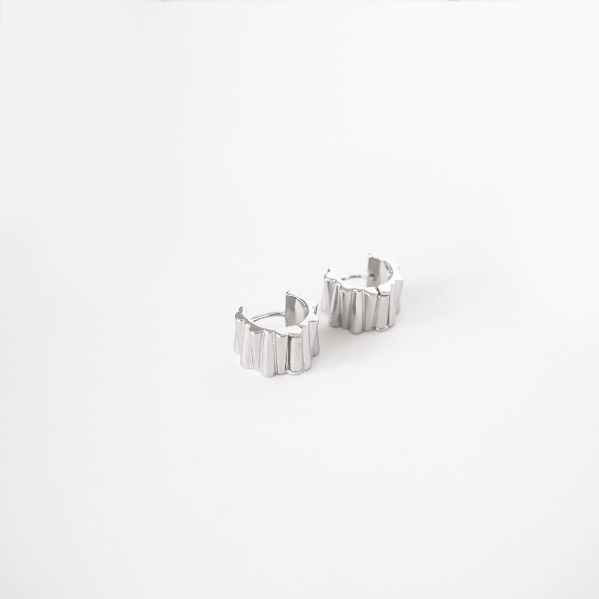 Scoutt Hoop Earrings - éclater jewellery