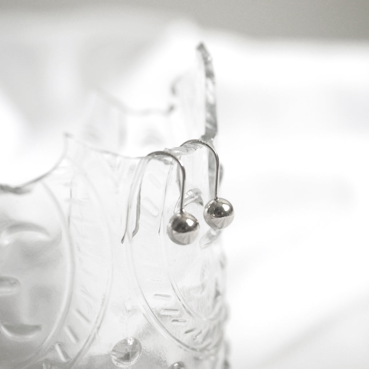 Ottilie Minimalist Ball Earrings - éclater jewellery