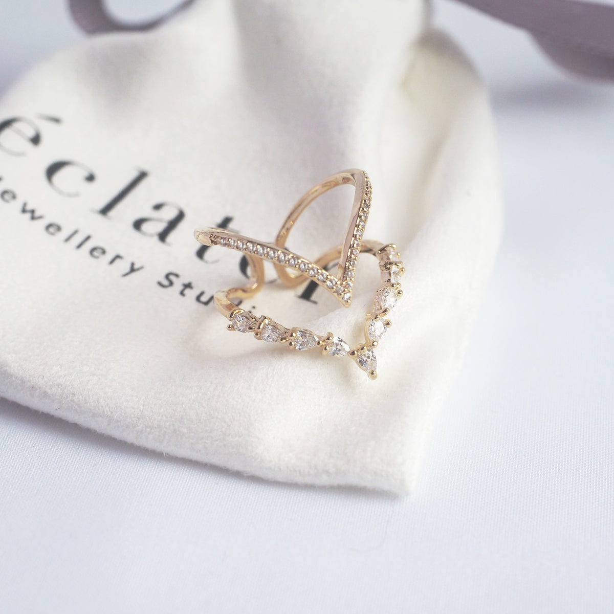 Dory Double V Ring