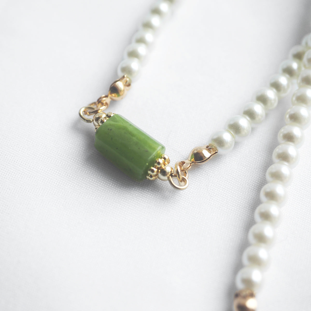 Elisa Pearls Crystal Necklace - éclater jewellery