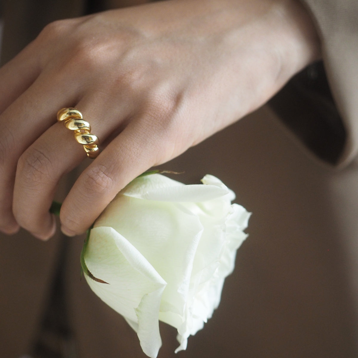 Jeanne Twist Ring - éclater jewellery