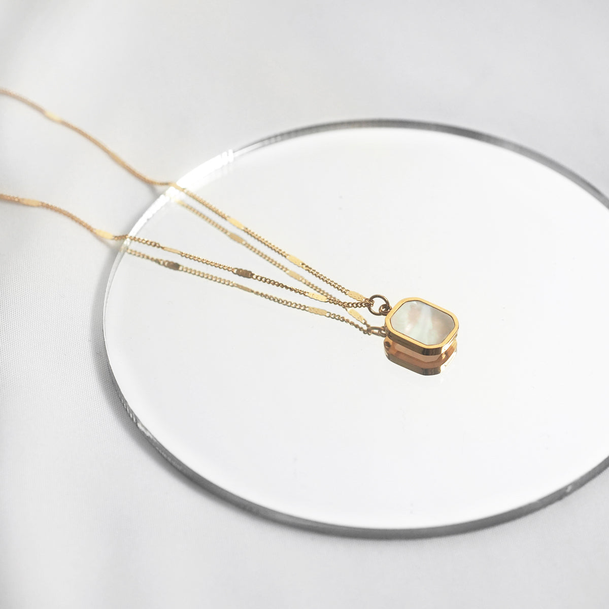 Lys Octagon Shell Necklace