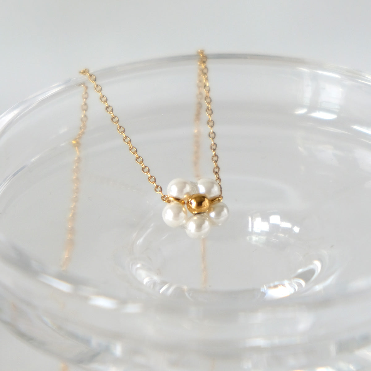 Daisy Pearls Necklace