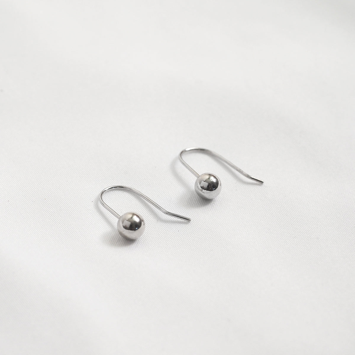 Ottilie Minimalist Ball Earrings - éclater jewellery
