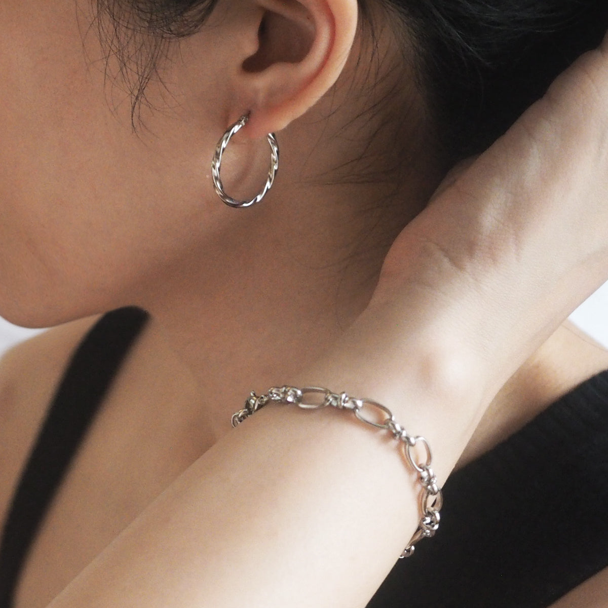 Zuri Twist Hoop Earrings