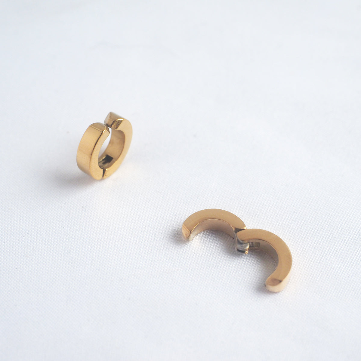 Vere Bold Hoop Ear Clip