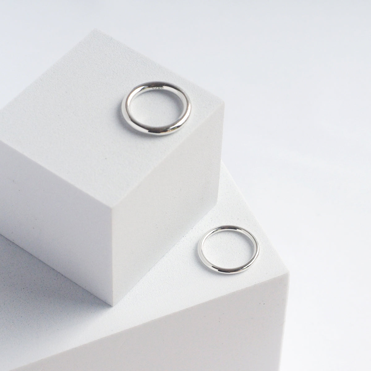 Minimalist Hoop Ring - éclater jewellery