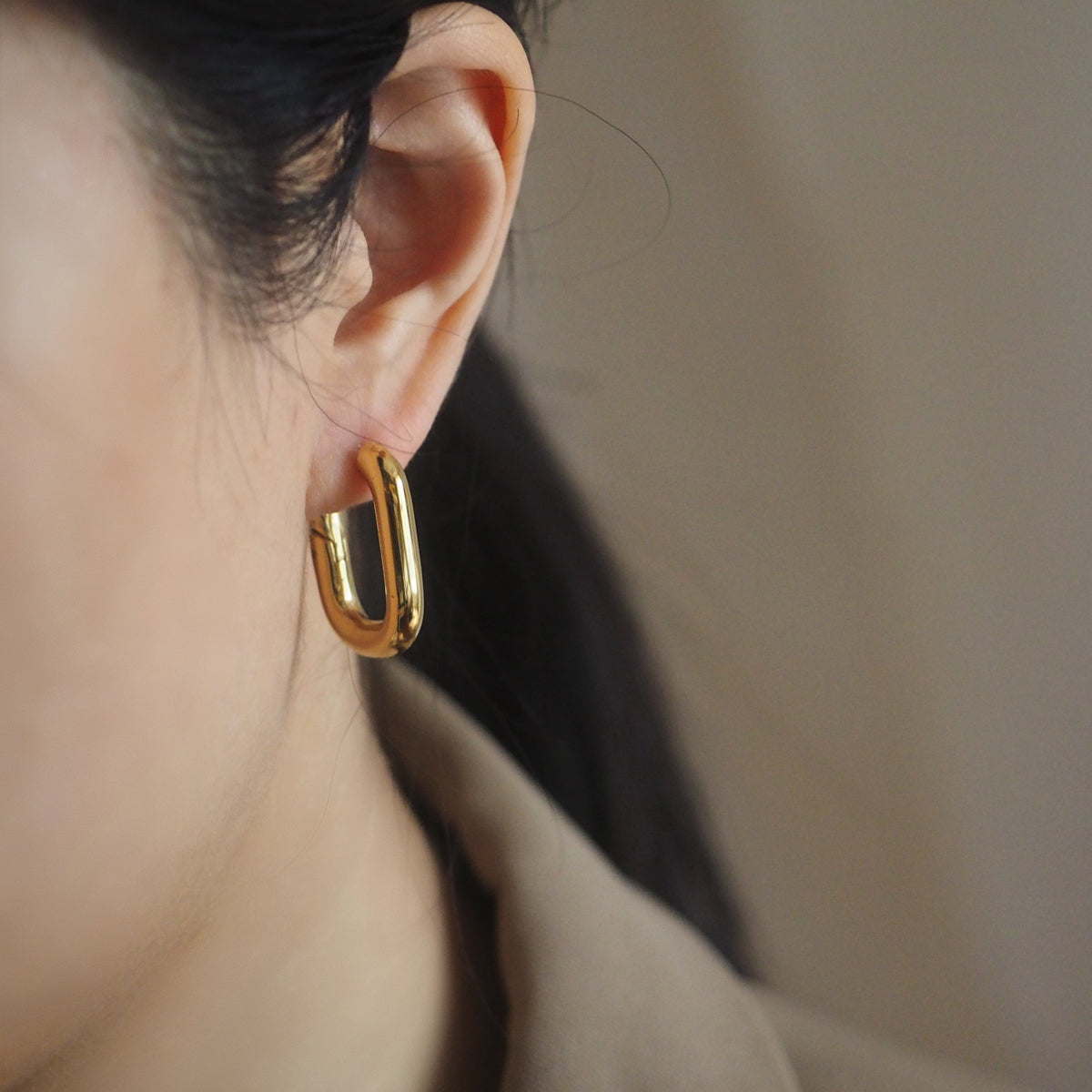 Avery Bold Hoop Earrings