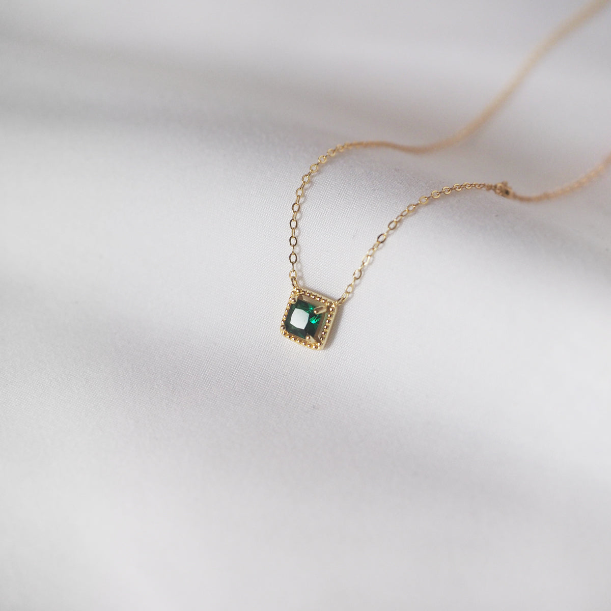 Emerald Sugar Cube Necklace - éclater jewellery