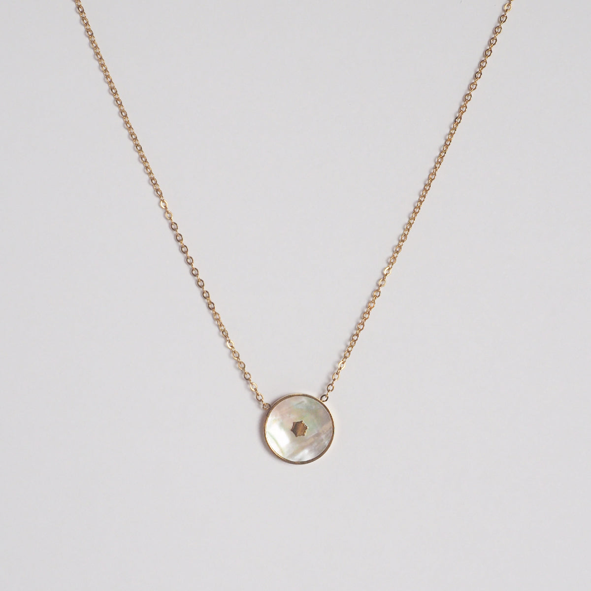 Mother of Pearl Disc Necklace - éclater jewellery