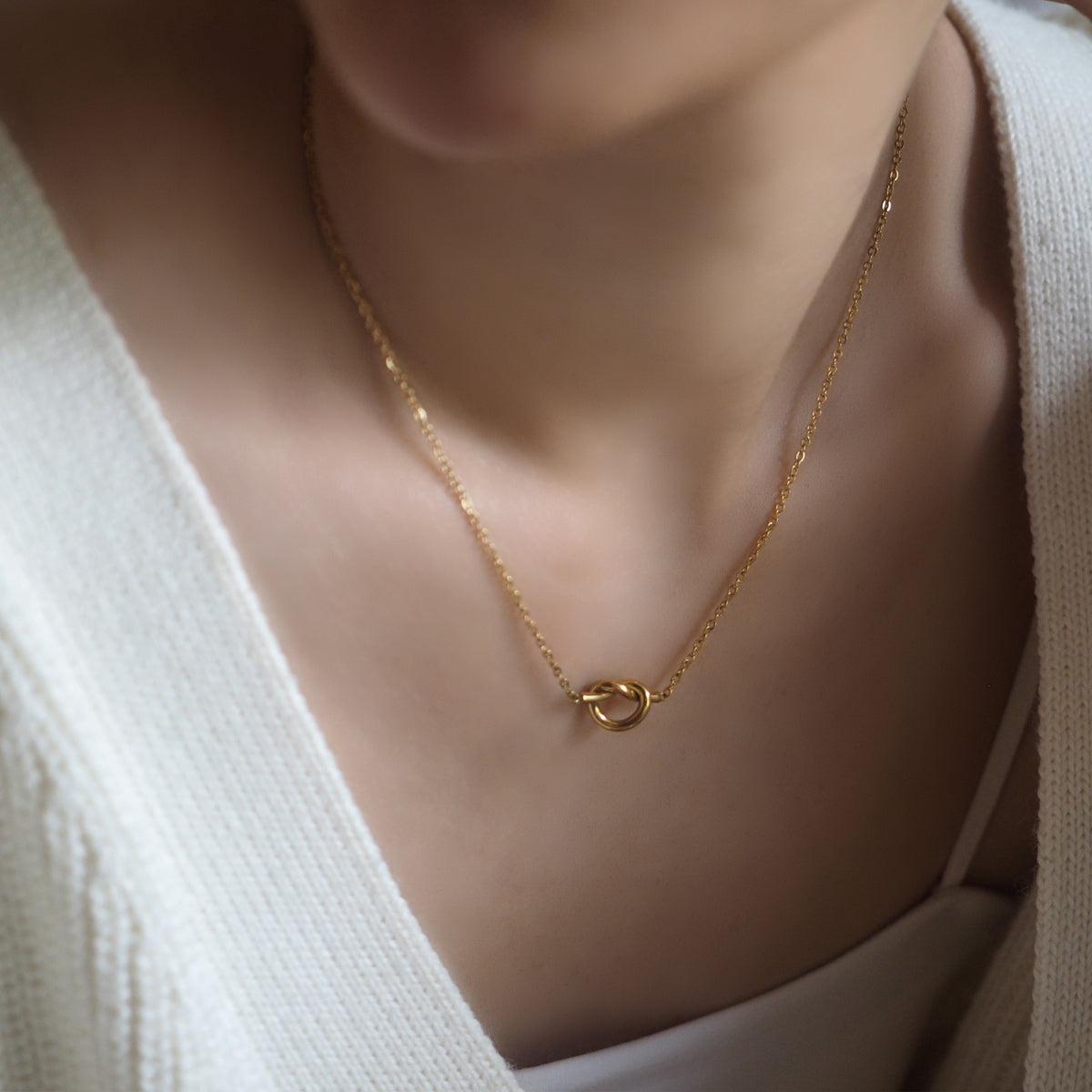 Knot Necklace