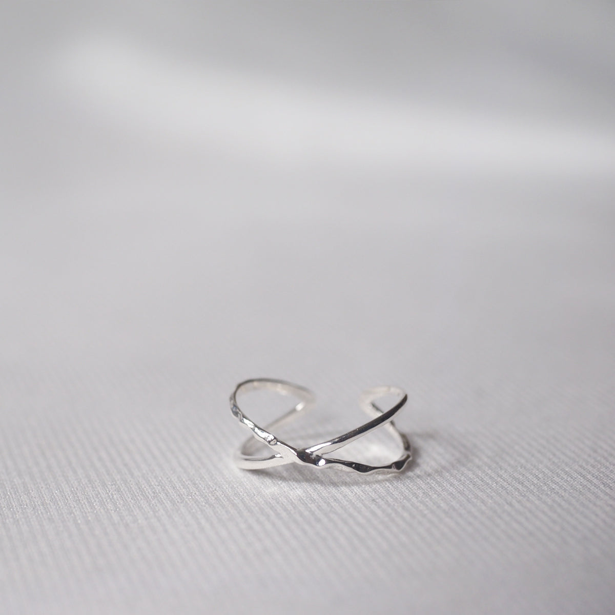 Bijou Cross Ring - éclater jewellery